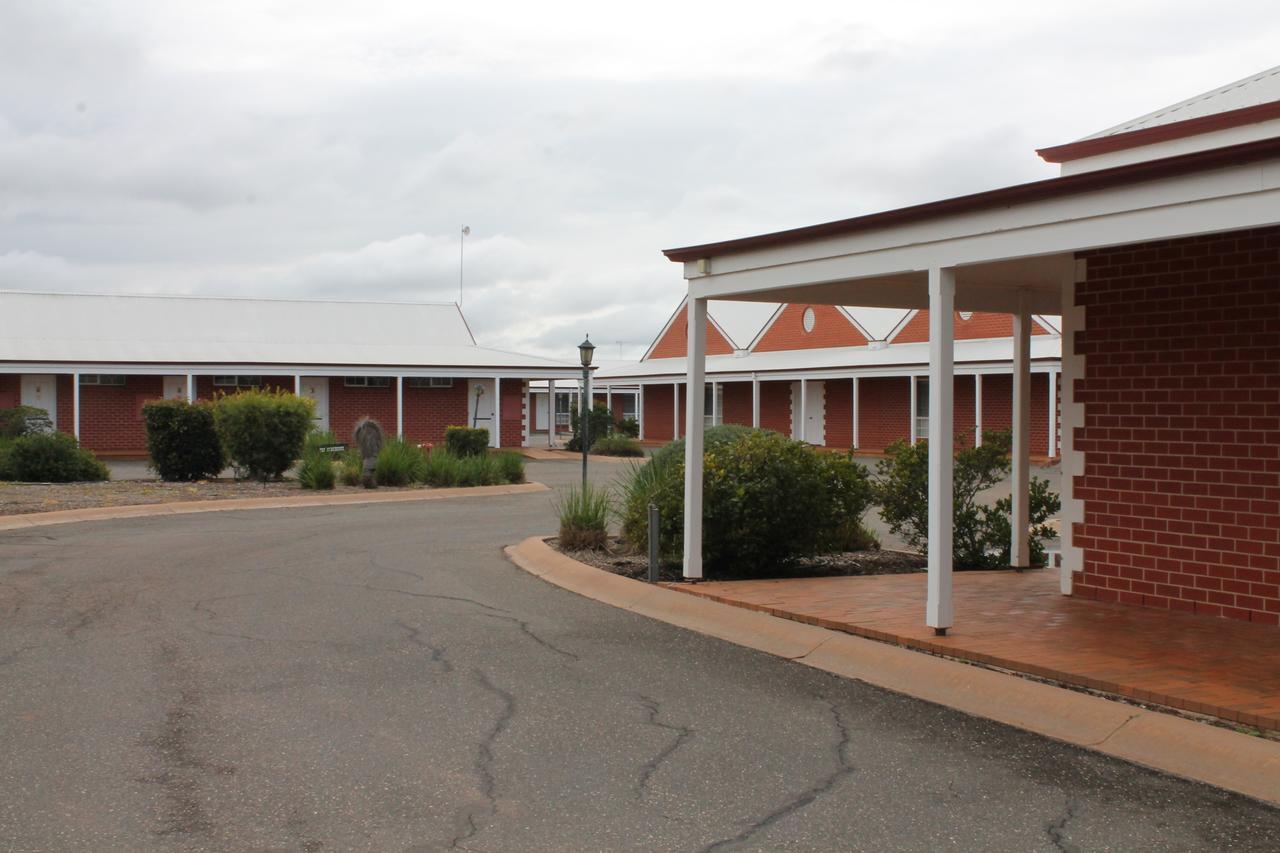 The Kidman Wayside Inn Griffith Exterior foto